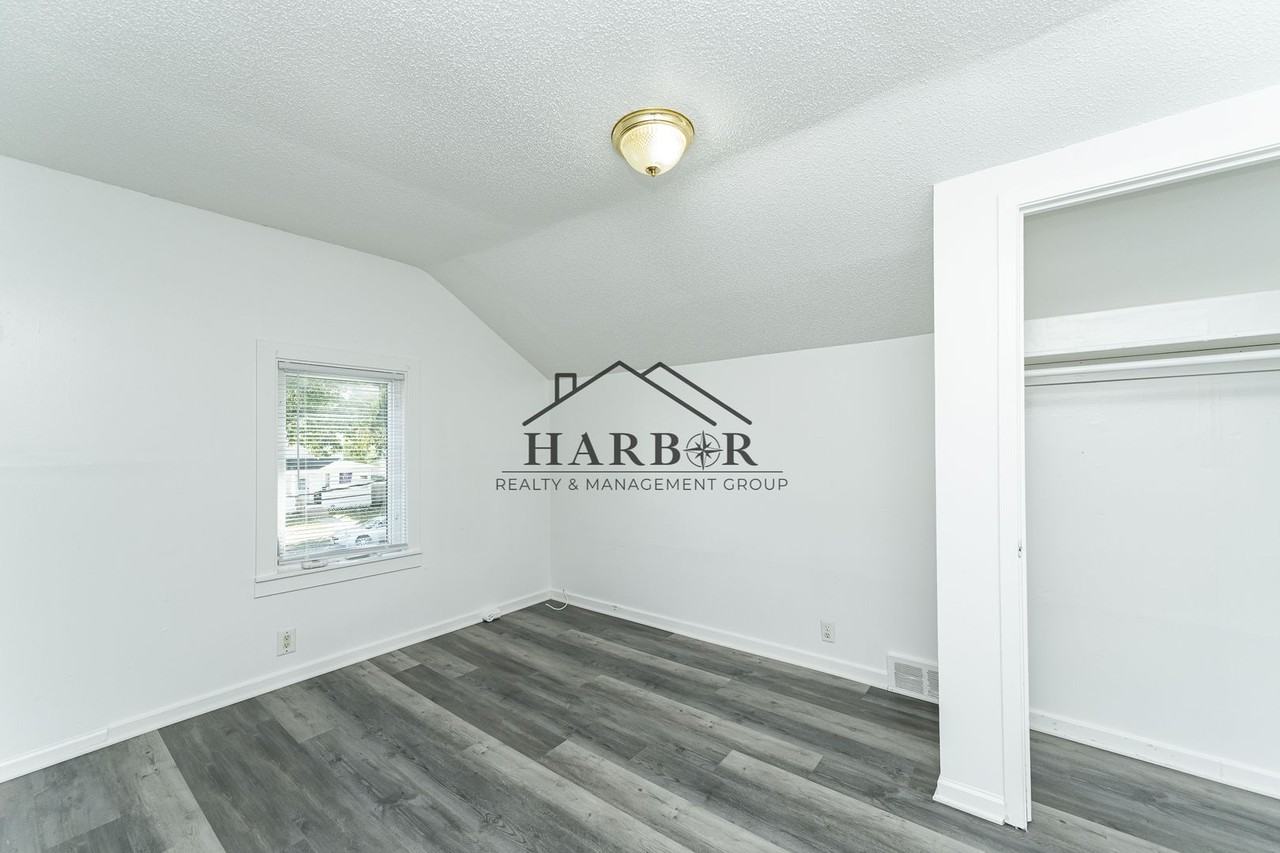 315 5th Ave Nw - Photo 7 of 20