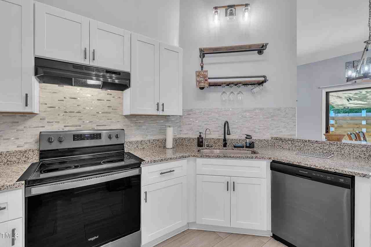 105 Tall Rock Ct - Photo 5 of 29