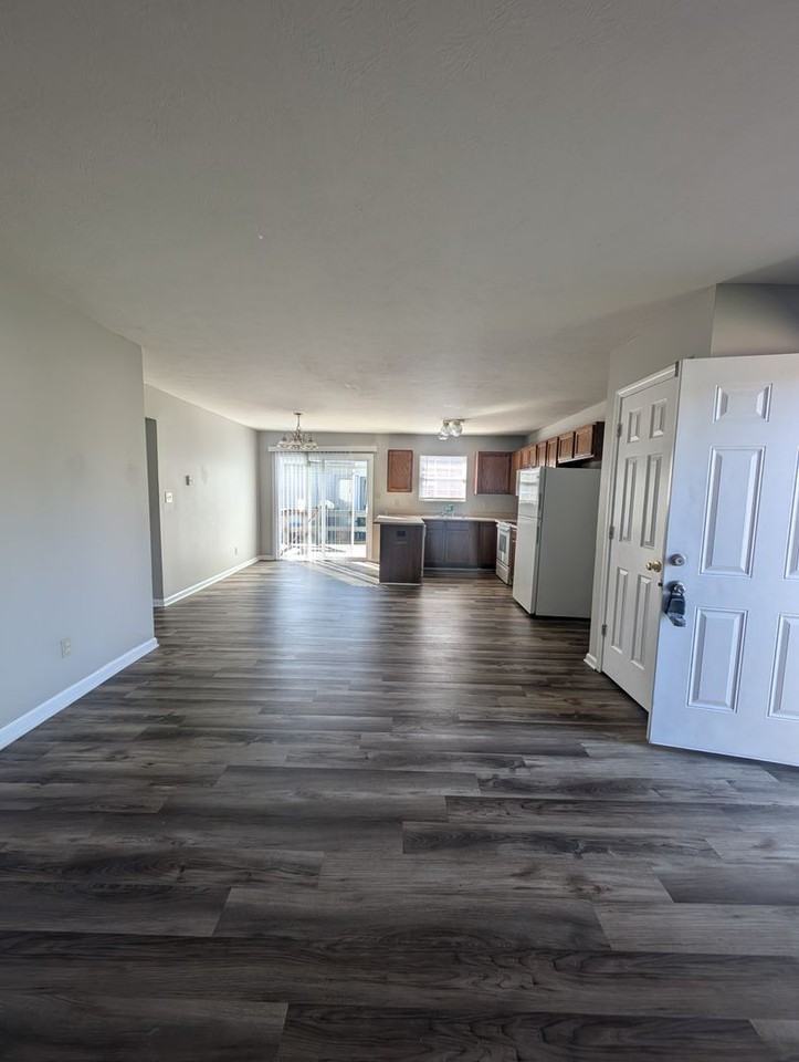 2133 Galaxy Dr - Photo 4 of 16