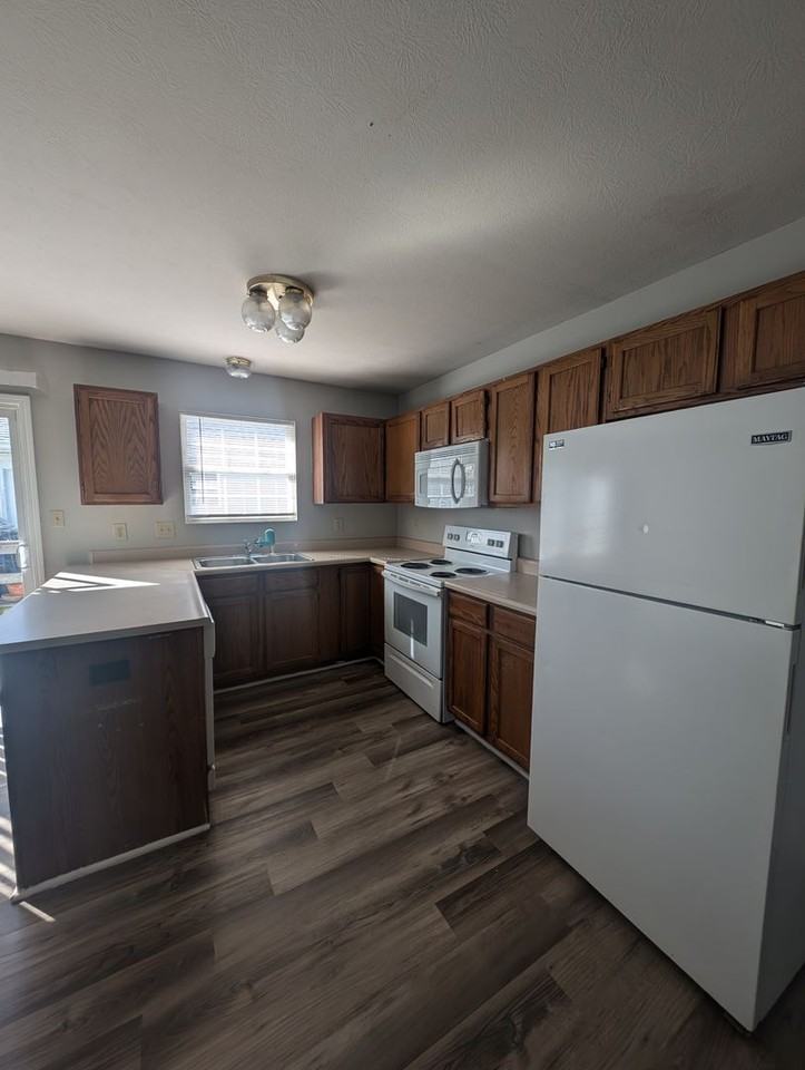 2133 Galaxy Dr - Photo 6 of 16