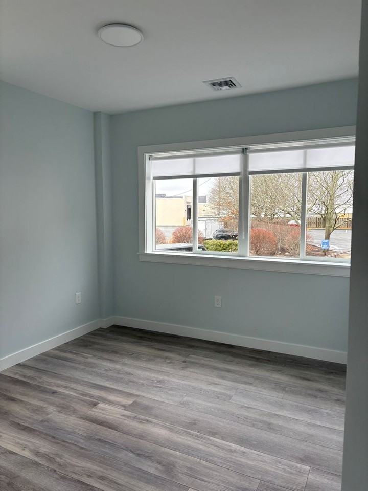 310 BARNSTABLE ROAD RESIDENCES LLC - Photo 7 of 9