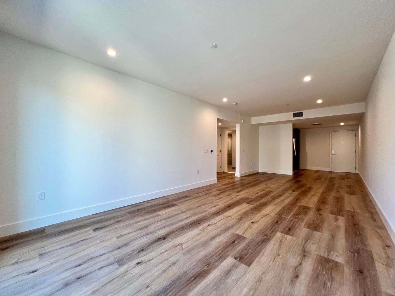 Empire at Larchmont - Photo 6 of 50