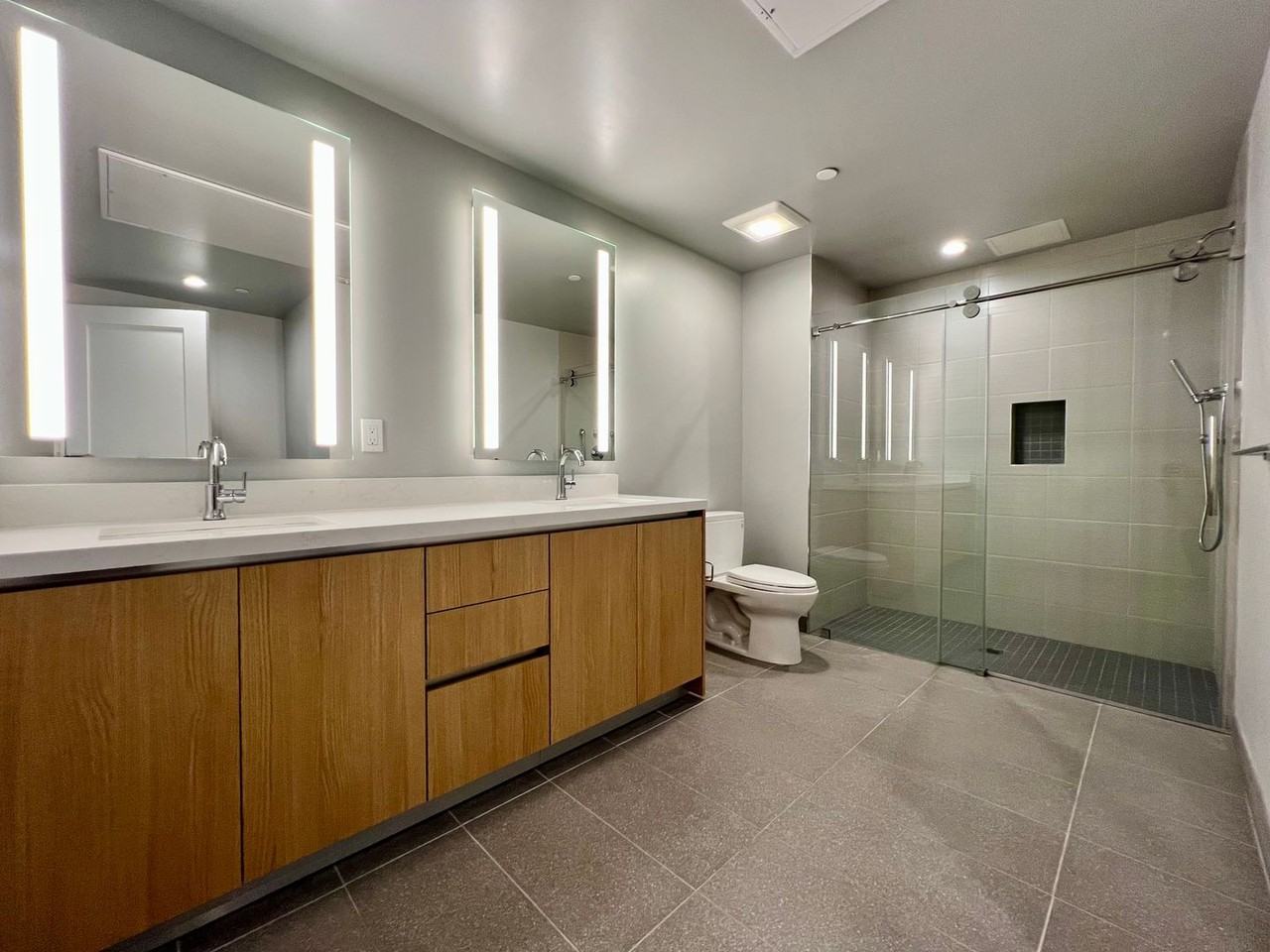 Empire at Larchmont - Photo 7 of 50