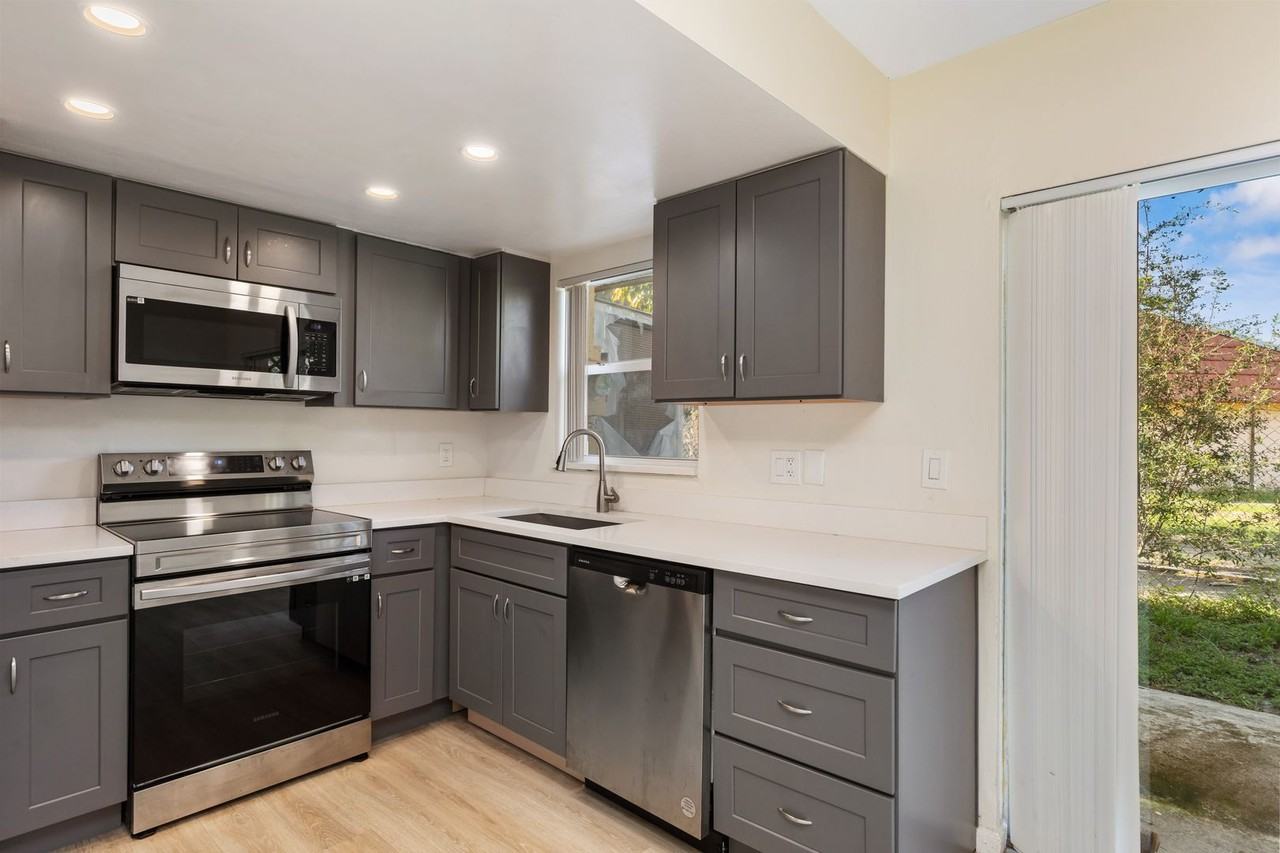 2632 Nw 52nd Ave #11B - Photo 3 of 29