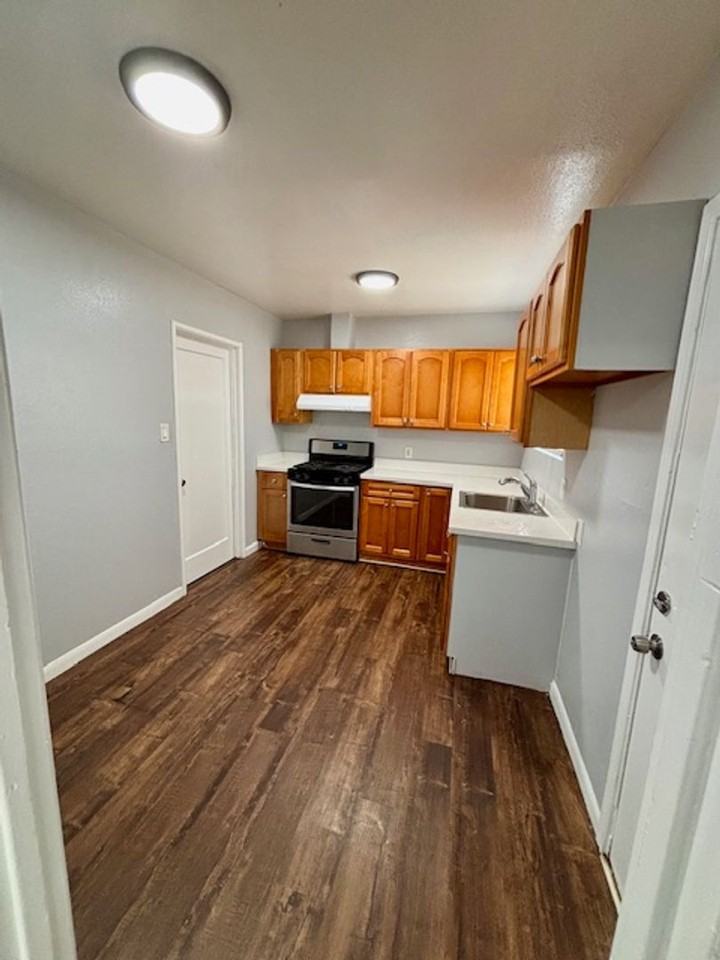 3916 Mc Glothen Way - Photo 4 of 14