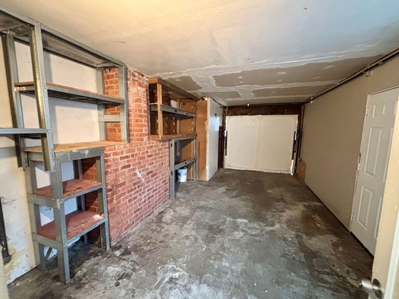 3916 Mc Glothen Way - Photo 5 of 14