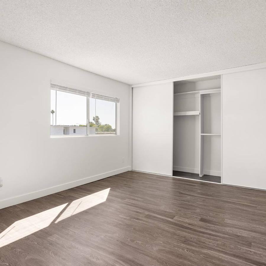 3235 Armstrong St - Photo 6 of 11