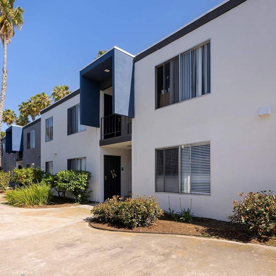 3235 Armstrong St - Photo 2 of 11