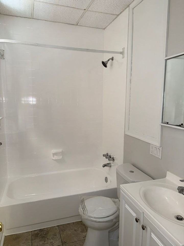 Fleetwood Apartments - Photo 5 of 19