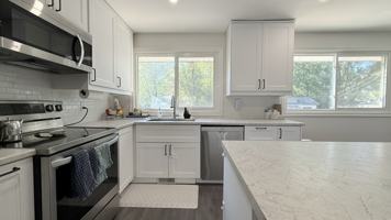featured image of 849 Osgoode Dr #1