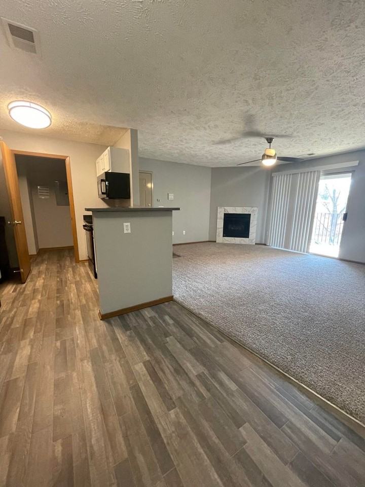 Foxboro Apartments - Photo 4 of 7
