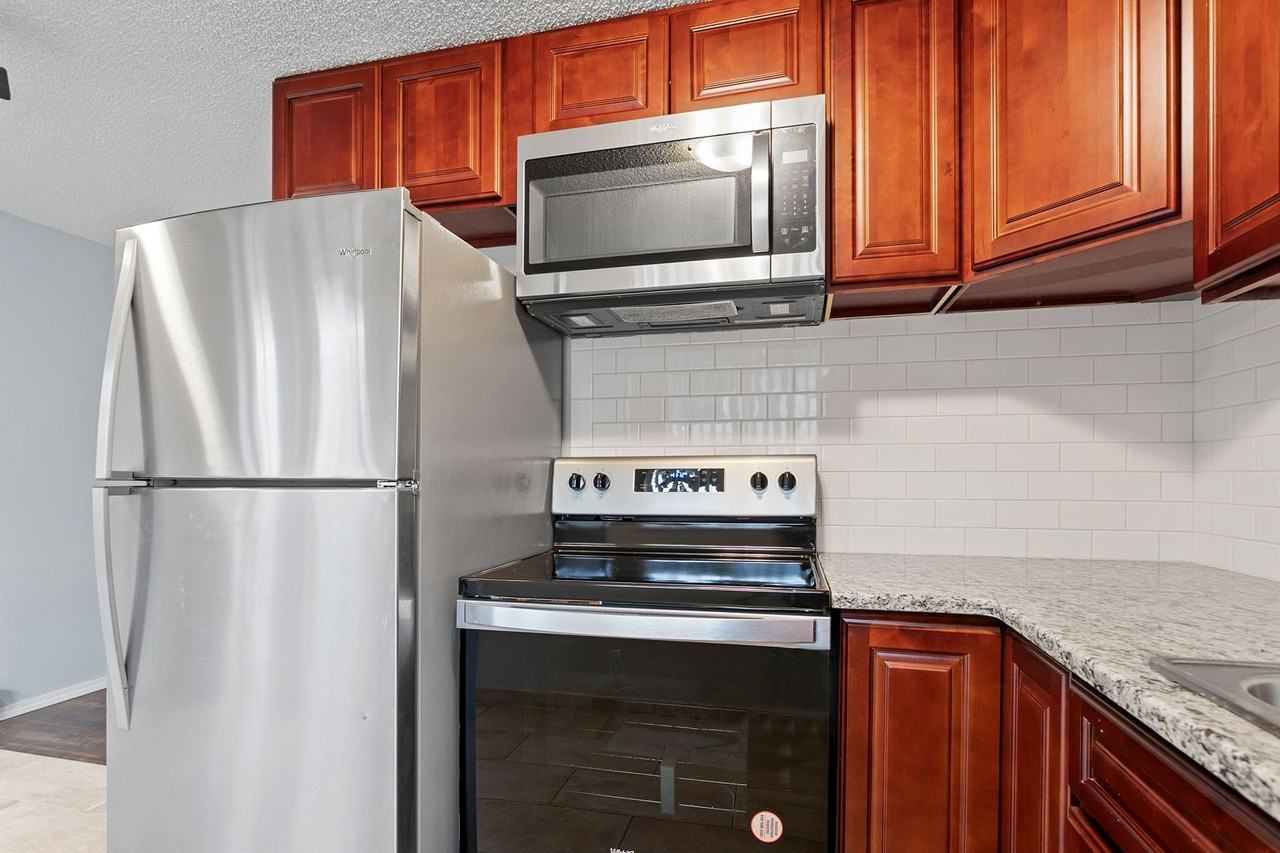 Jennings Lodge Apartments - Photo 5 of 33