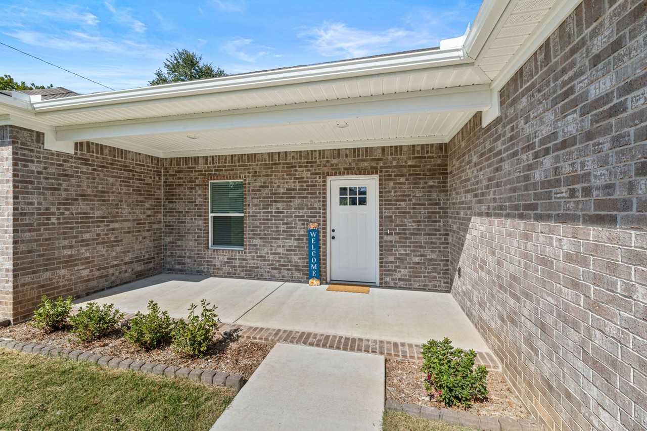 29 Oaken Trail - Photo 2 of 31