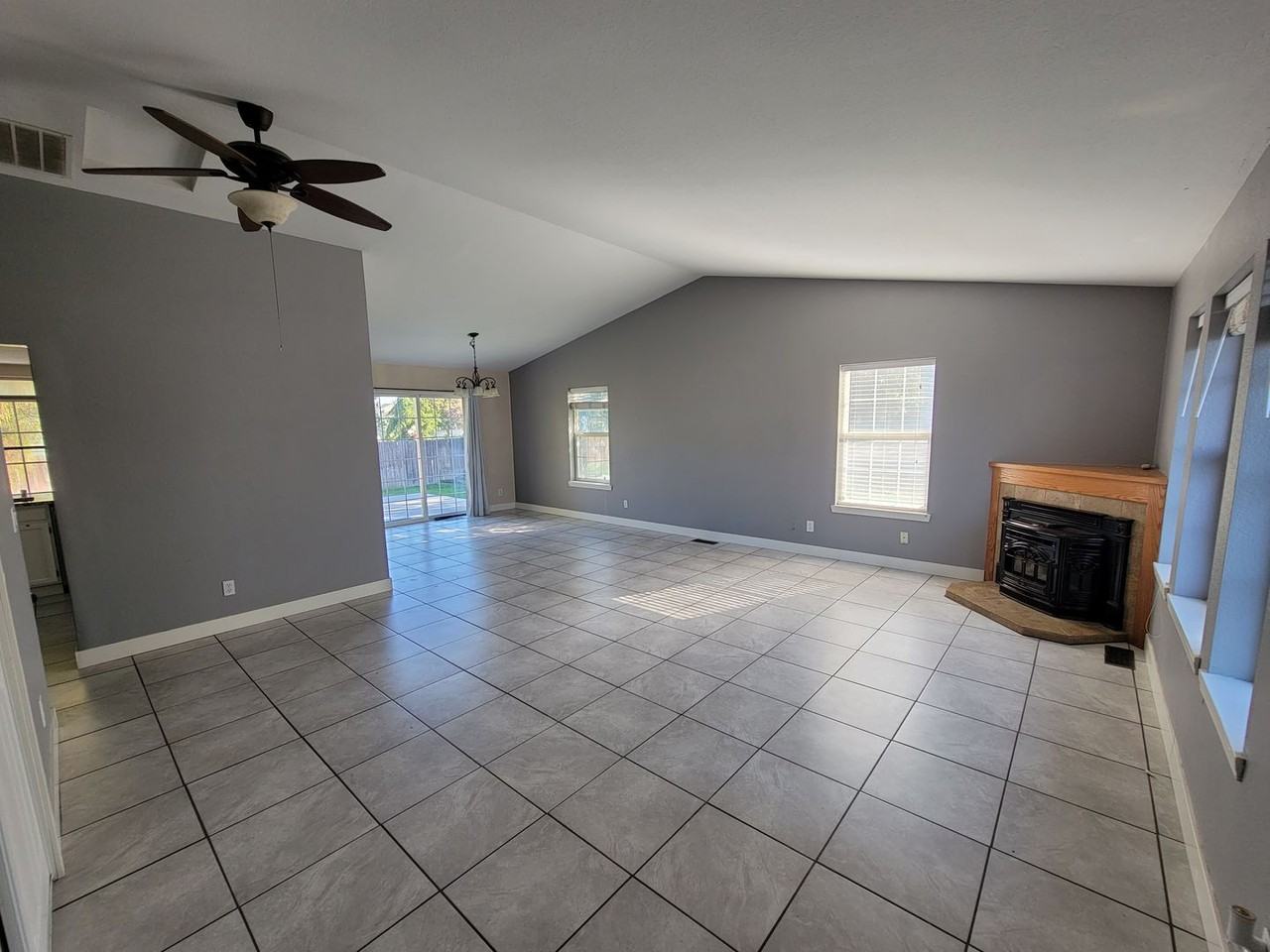 4805 S Fruitland St - Photo 2 of 20