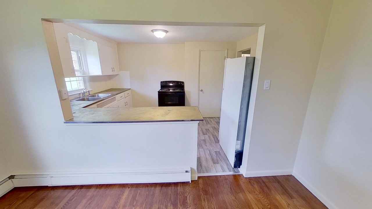 2174 S Queen St - Photo 6 of 10