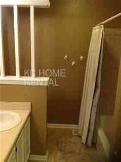 1504 E 123rd Terrace - Photo 2 of 9