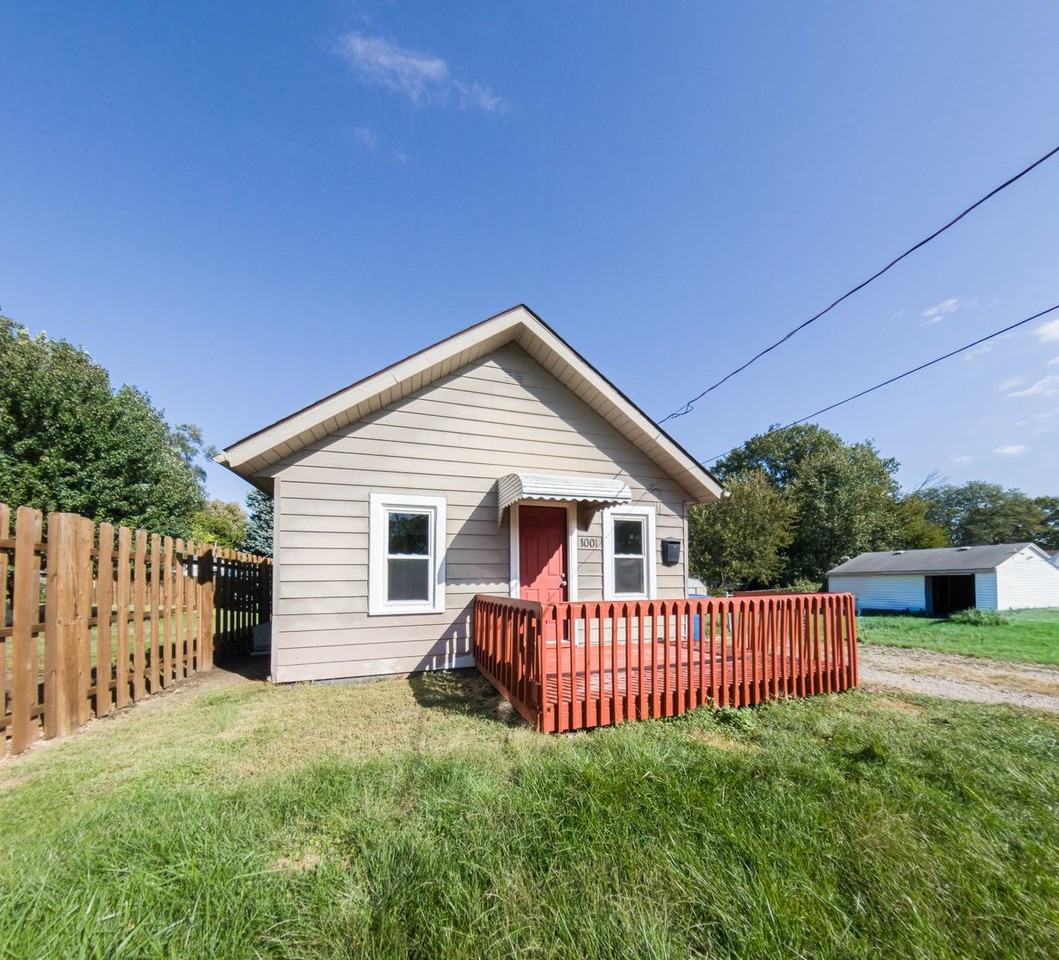 1001 Maish Ave - Photo 2 of 19