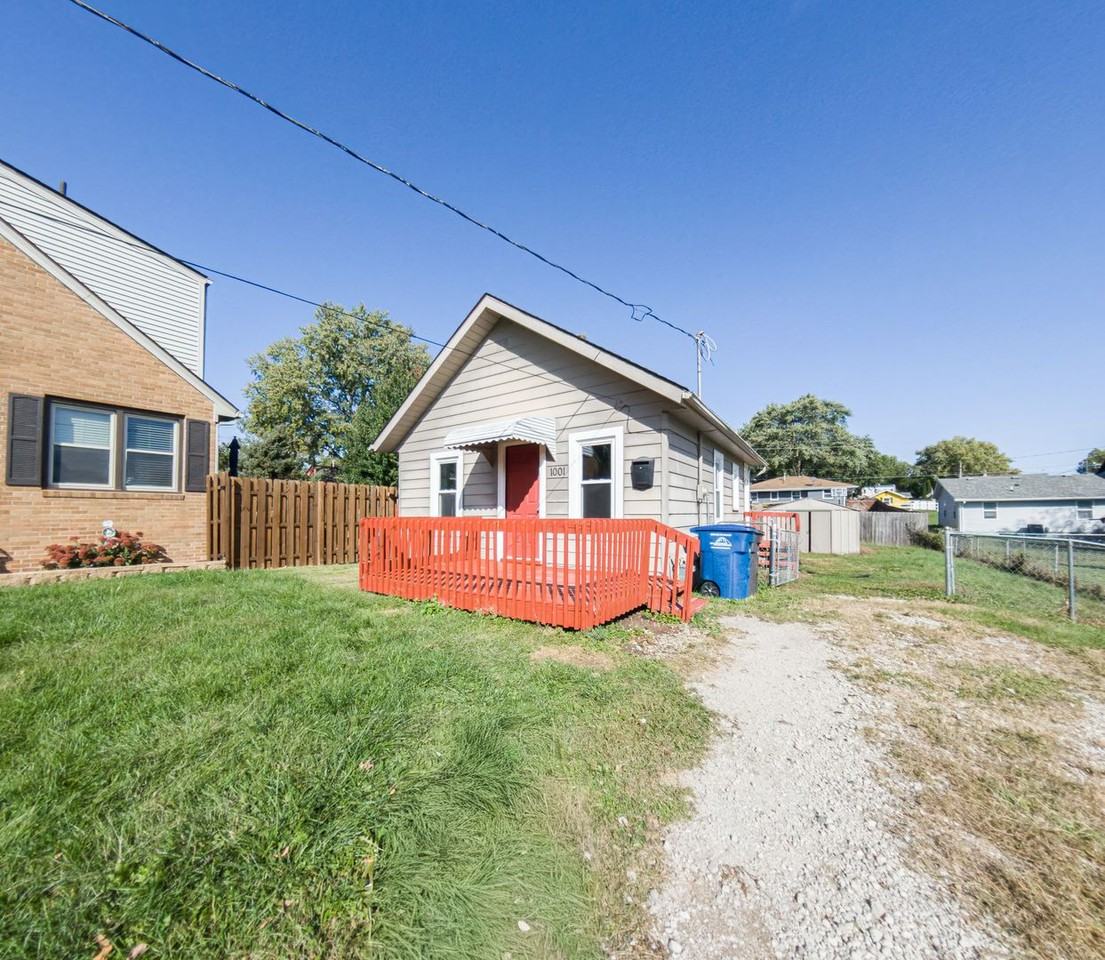 1001 Maish Ave - Photo 4 of 19