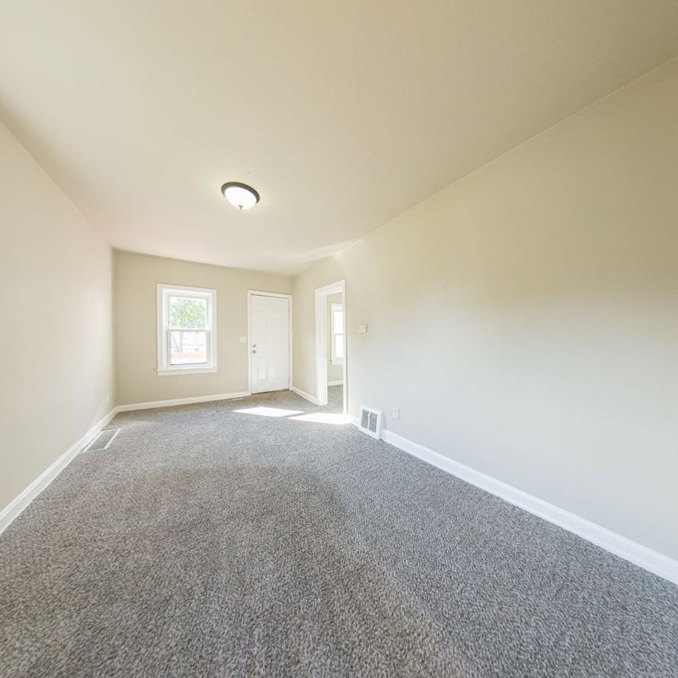 1001 Maish Ave - Photo 6 of 19