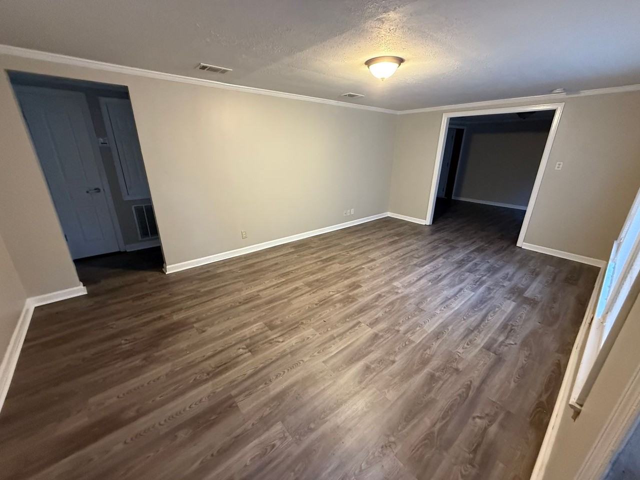 100 Gurr Drive - Photo 4 of 21