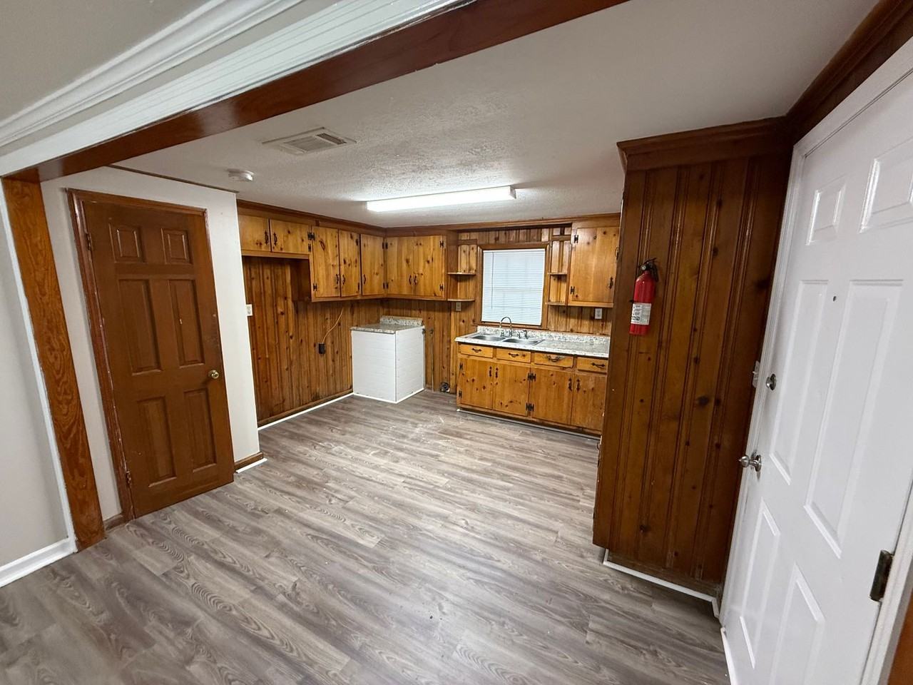 100 Gurr Drive - Photo 6 of 21