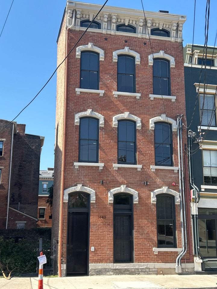 1443 Walnut St - Photo 4 of 5