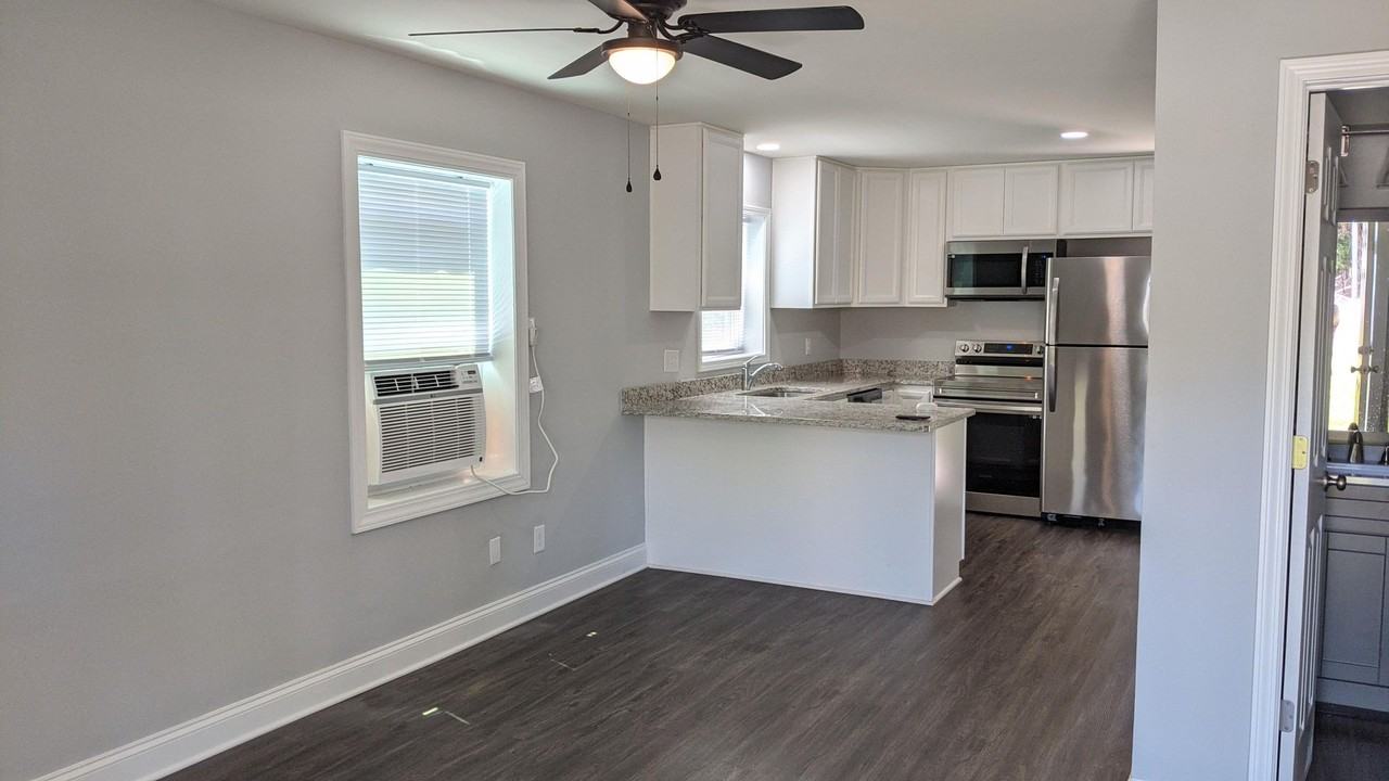 250 W Mcneely Ave - Photo 2 of 14