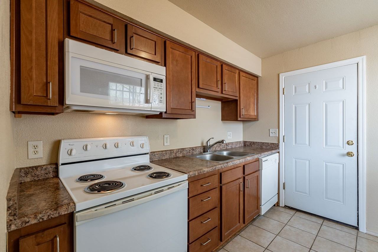 1727-1737 E. 13th St. ( 1727, 1729, 1731, 1733, 1735, 1737 ) - Photo 2 of 17