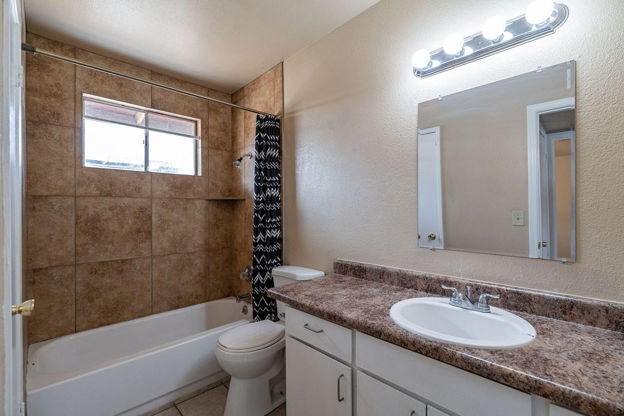 1727-1737 E. 13th St. ( 1727, 1729, 1731, 1733, 1735, 1737 ) - Photo 6 of 17