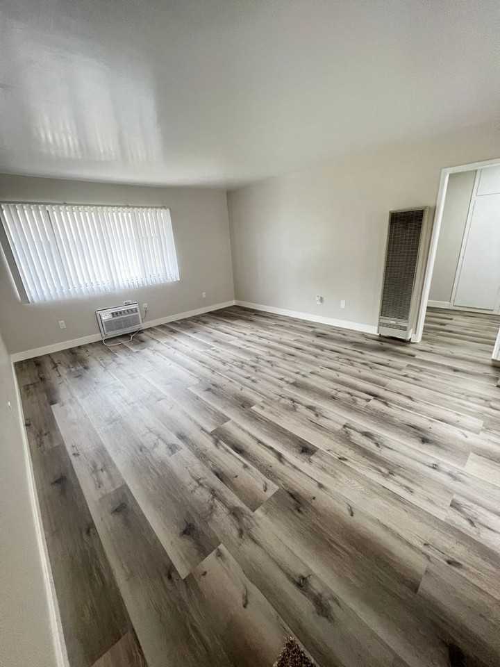 3127 Quartz Ln - Photo 2 of 8