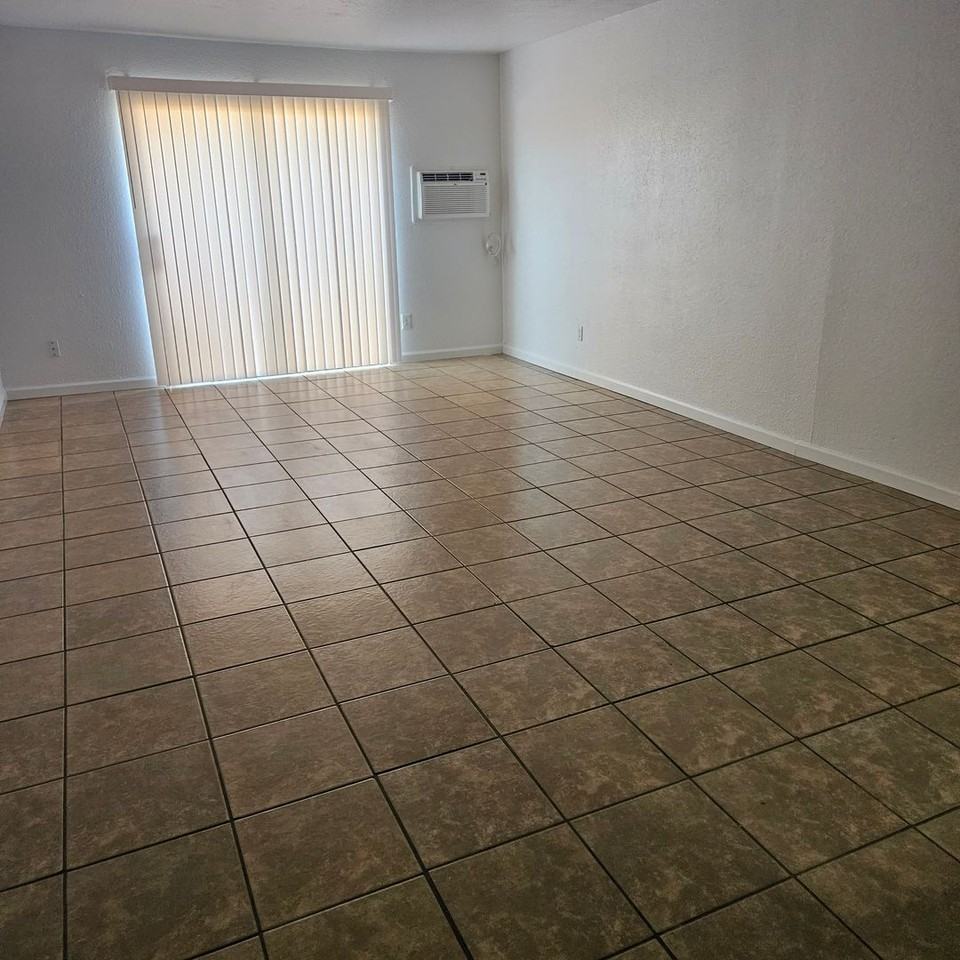 Village Lane Apts - Photo 3 of 11