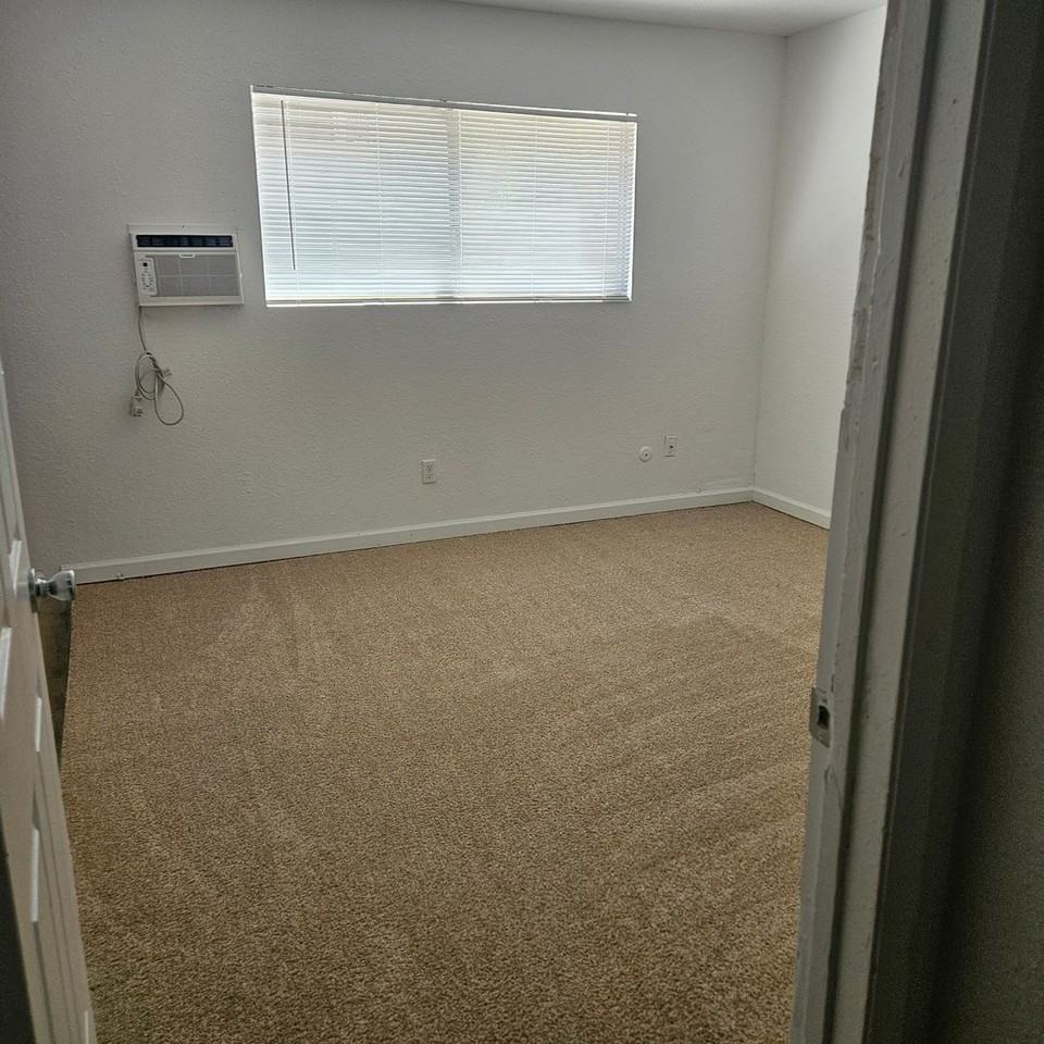 Village Lane Apts - Photo 5 of 11