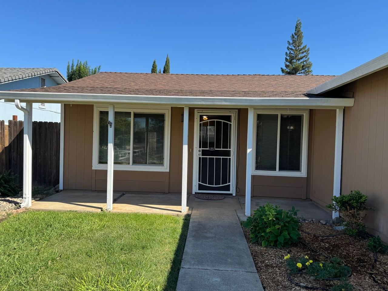18850 N Oak Knoll Ave - Photo 2 of 18