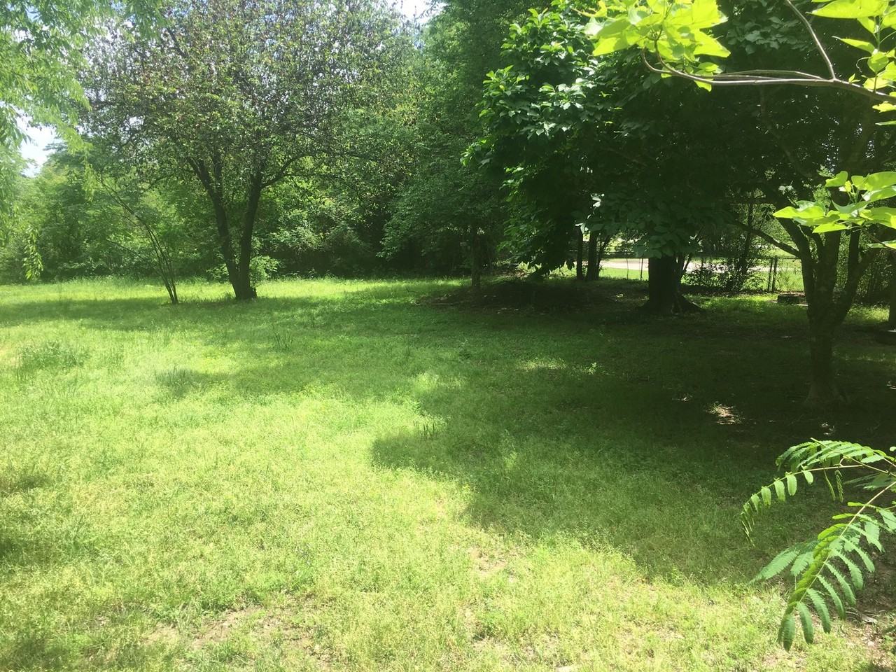 1404 Martha Dr - Photo 2 of 13