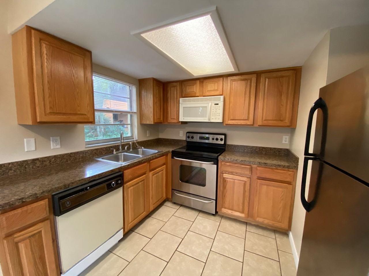 501 N Hawley St #B - Photo 3 of 21