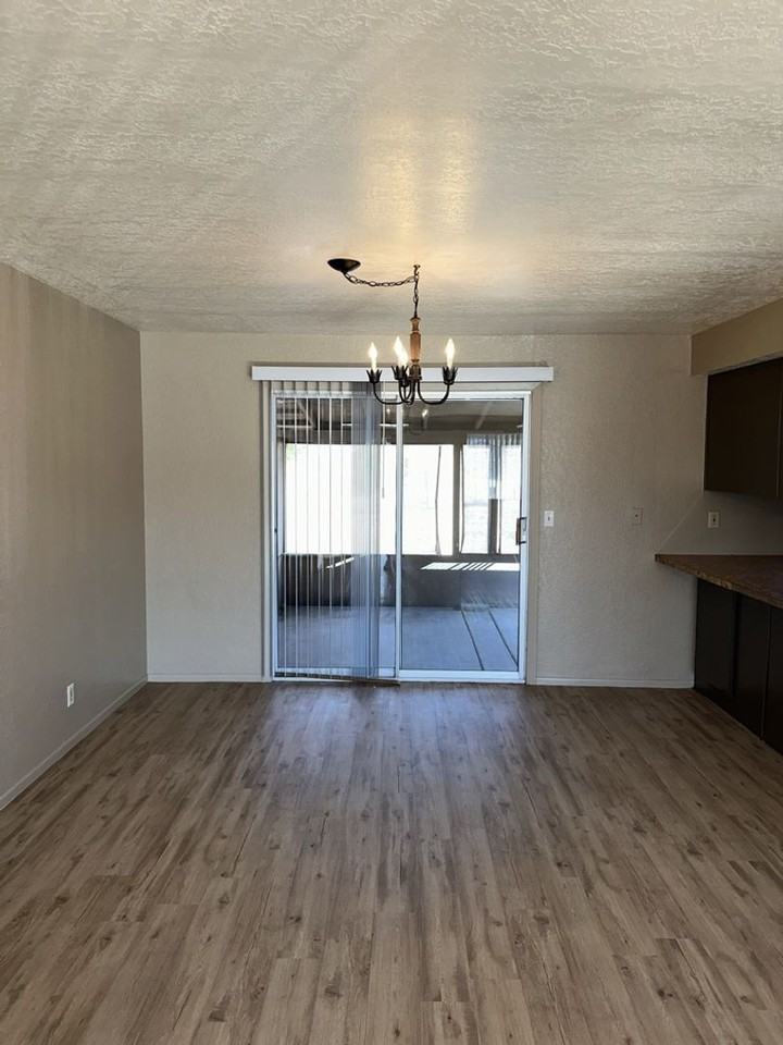 2857 Daytona Ave - Photo 6 of 26