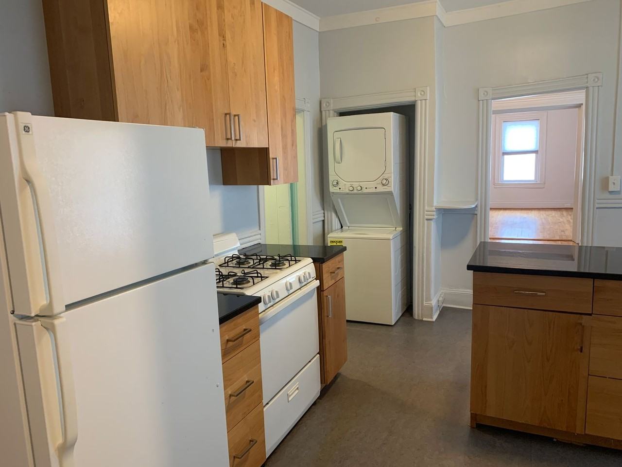 42 Hampshire St - Photo 5 of 17