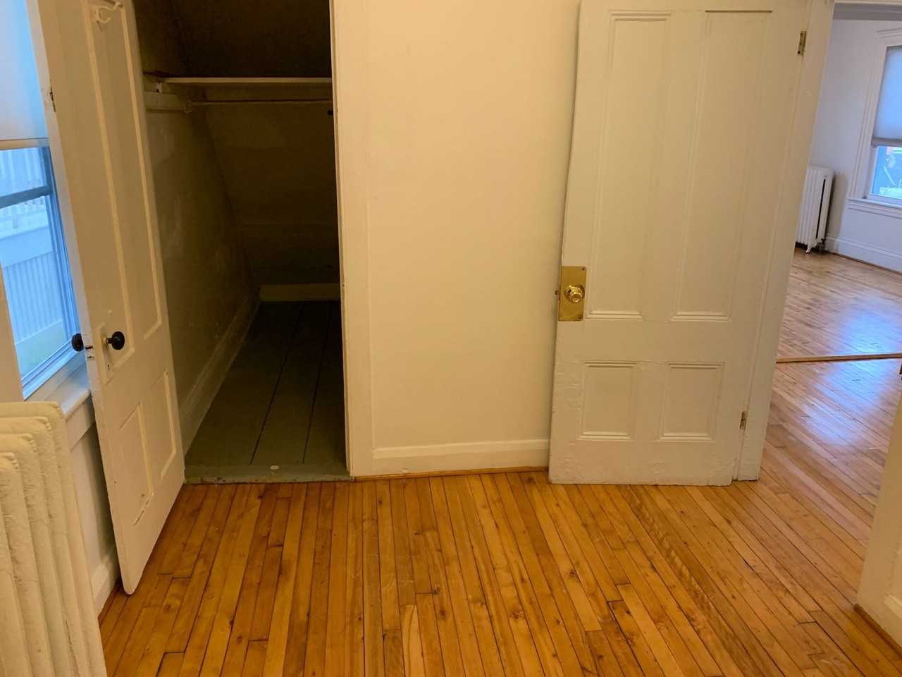 42 Hampshire St - Photo 6 of 17