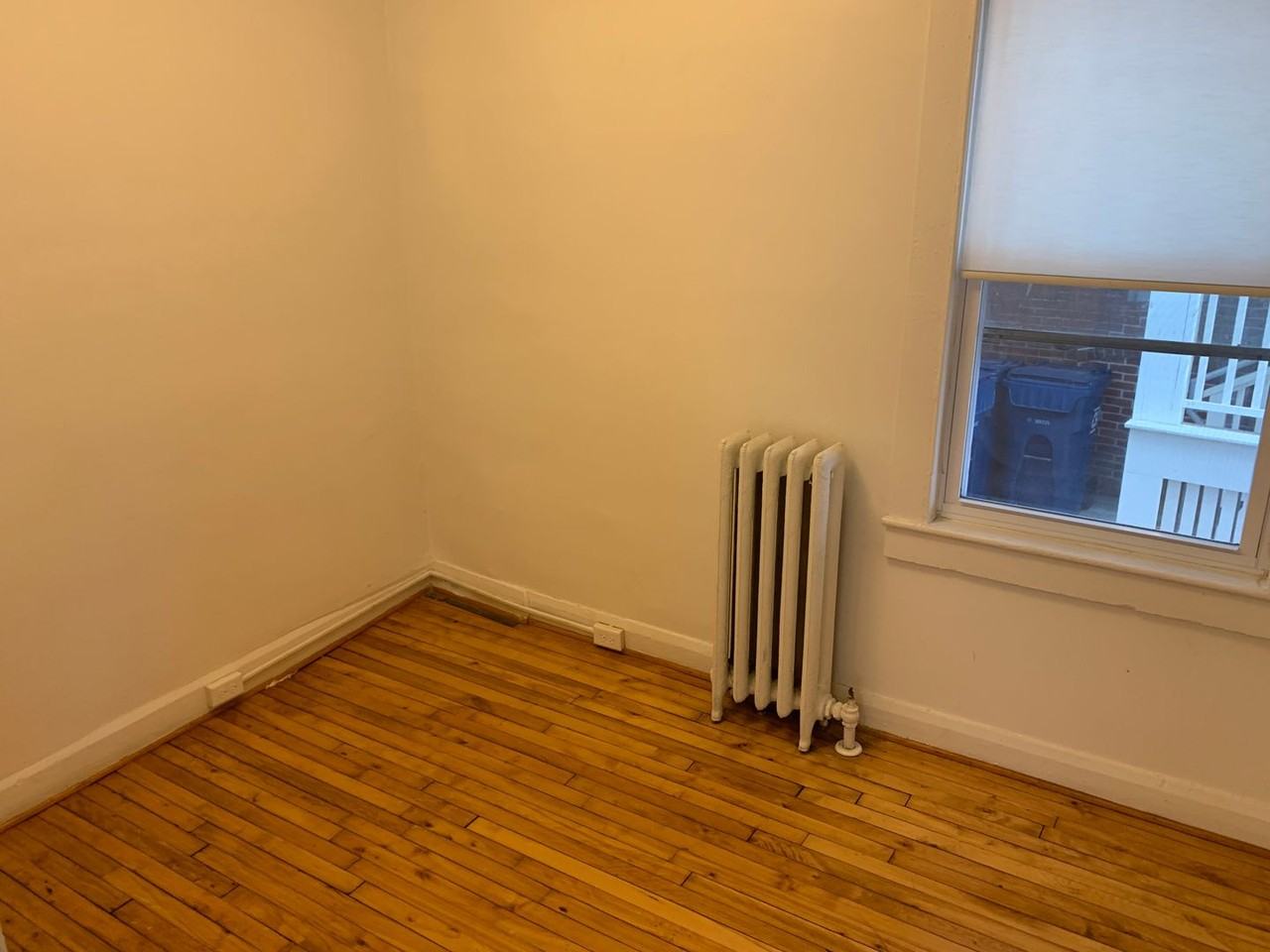 42 Hampshire St - Photo 7 of 17