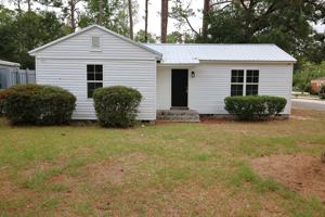 featured image of 1701 N Lee St