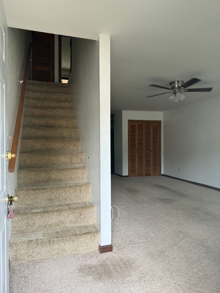 218 Edith Way - Photo 5 of 23