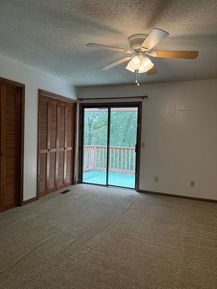 218 Edith Way - Photo 6 of 23