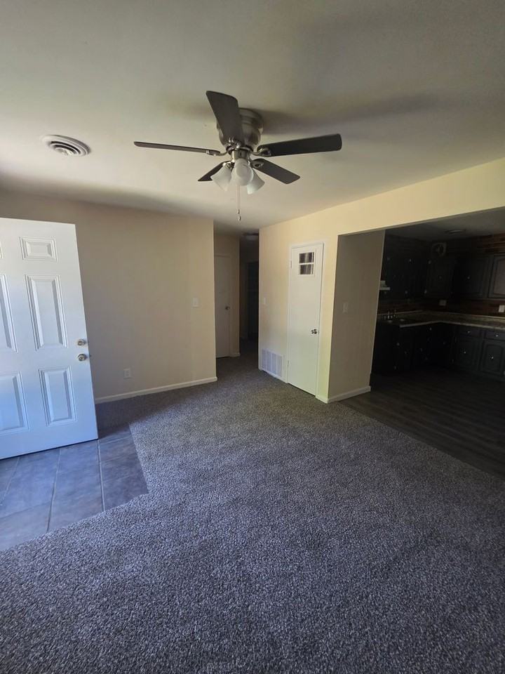 704 E 5th St - Photo 3 of 9