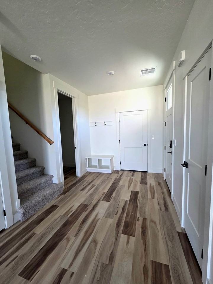 363 Eden Rose St - Photo 3 of 23