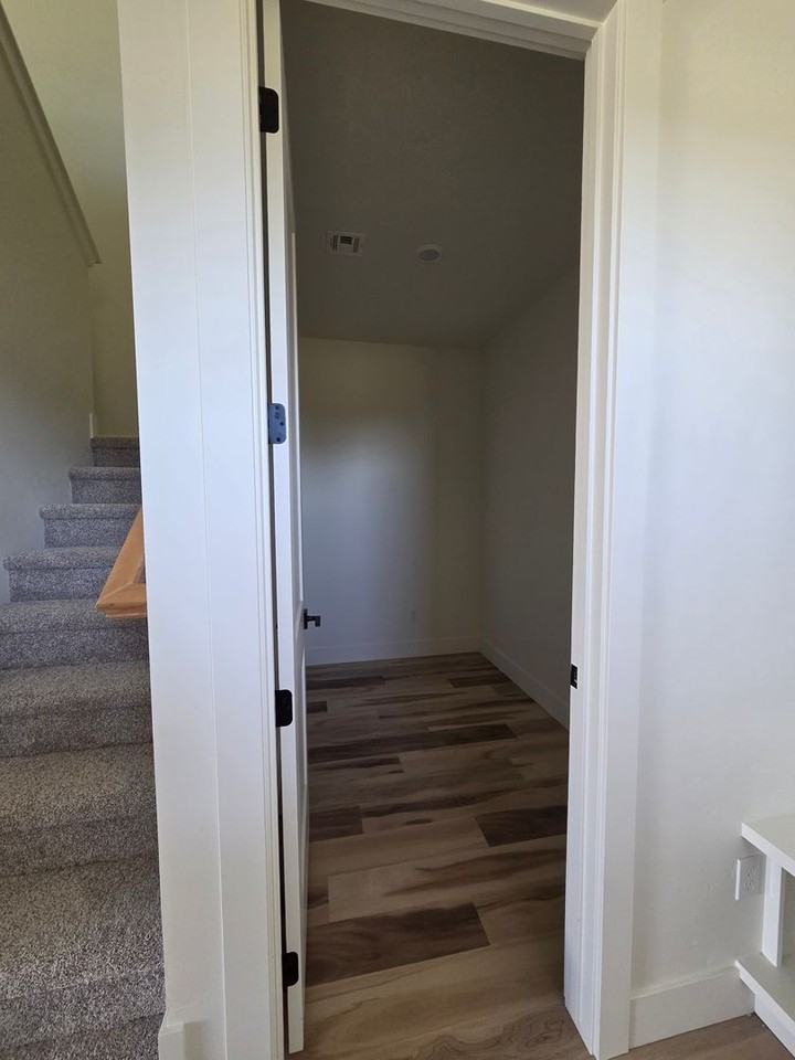 363 Eden Rose St - Photo 4 of 23