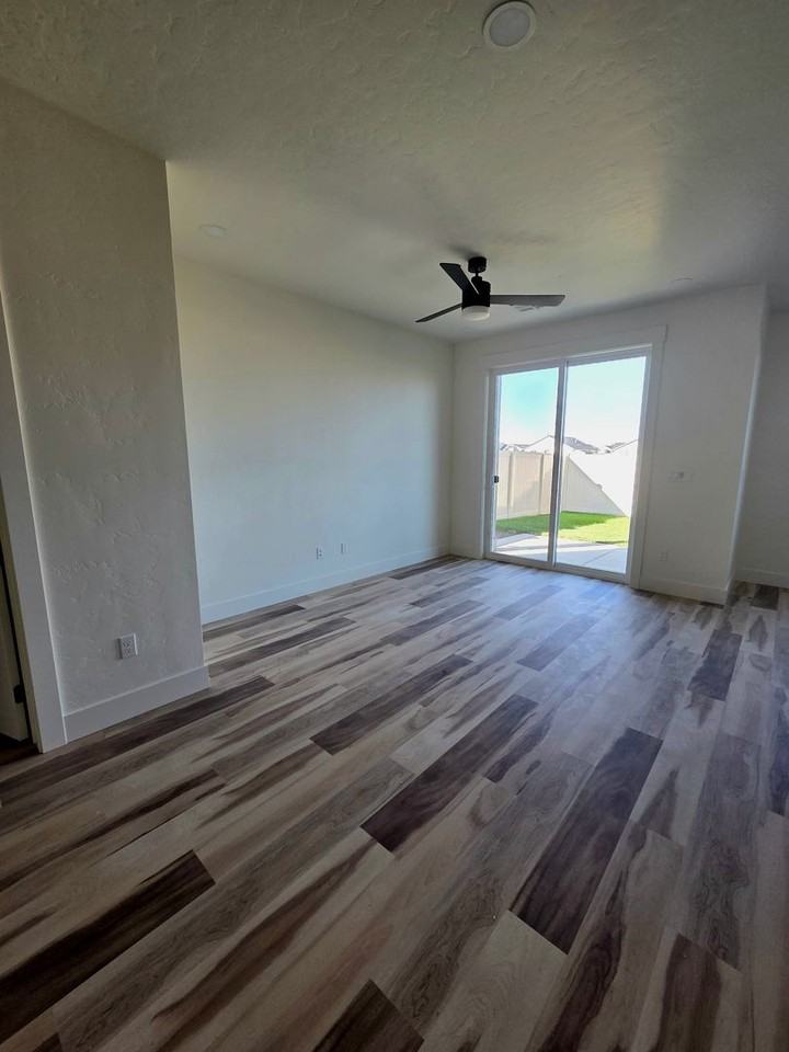 363 Eden Rose St - Photo 6 of 23