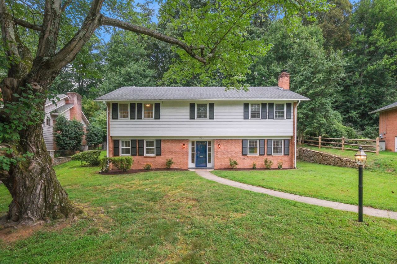 11506 Stonewood Lane - Photo 3 of 41