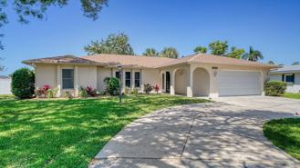 5988 Larchwood Ave - Photo 1 of 1