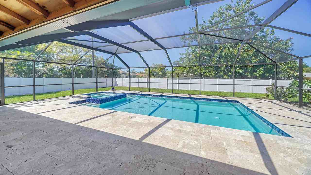 5988 Larchwood Ave - Photo 4 of 21