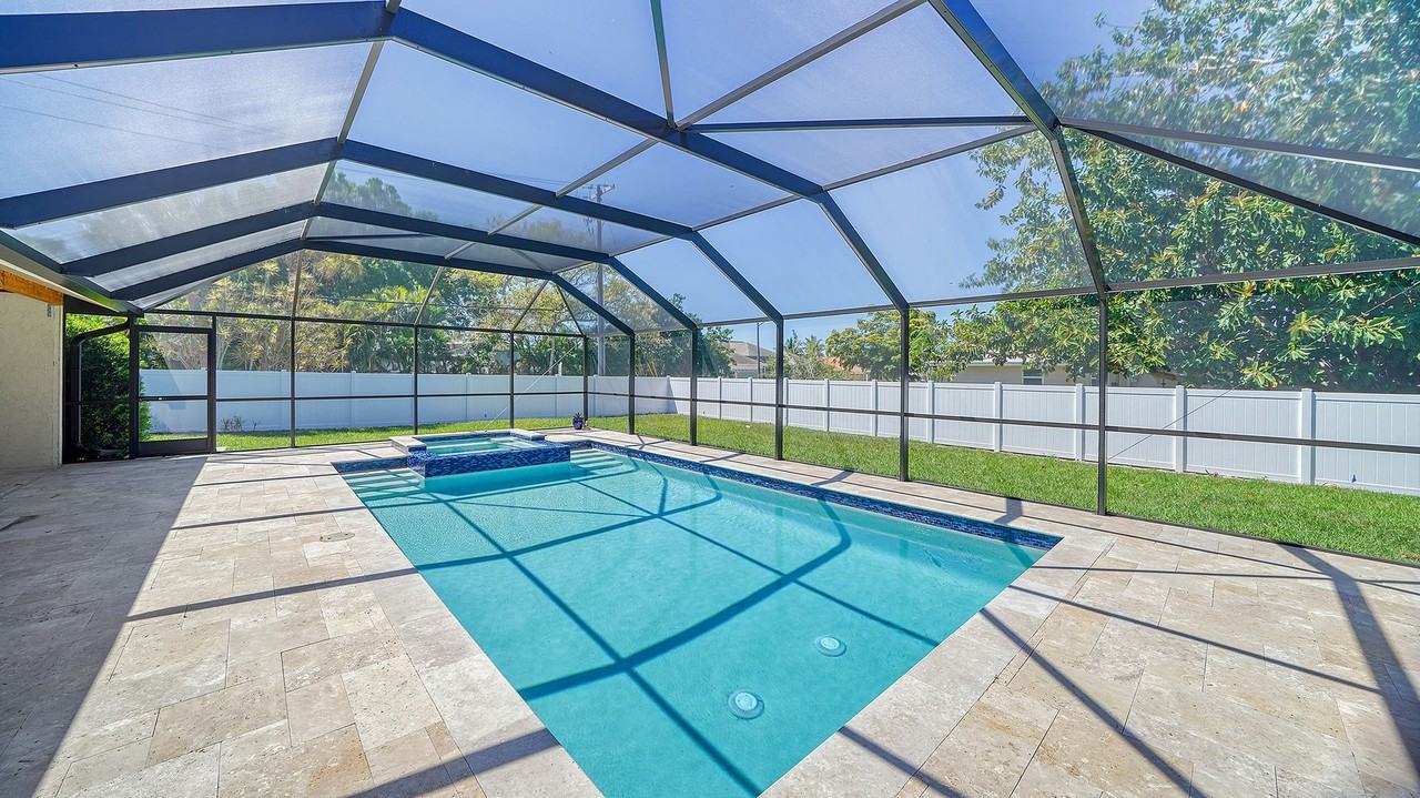 5988 Larchwood Ave - Photo 5 of 21